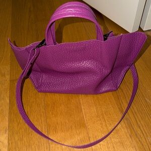 AMPERSAND AS APOSTROPHE leather half tote bag in magenta